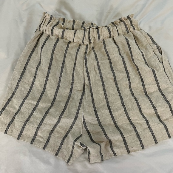 linen shorts - Picture 2 of 2